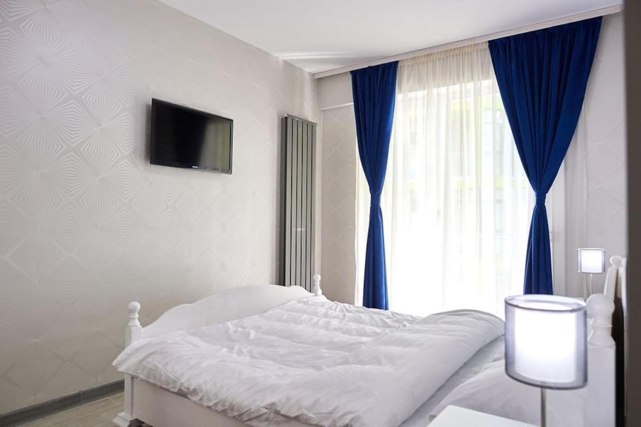 Blue Apartment In Spa N Pool Beach Resort Năvodari Buitenkant foto