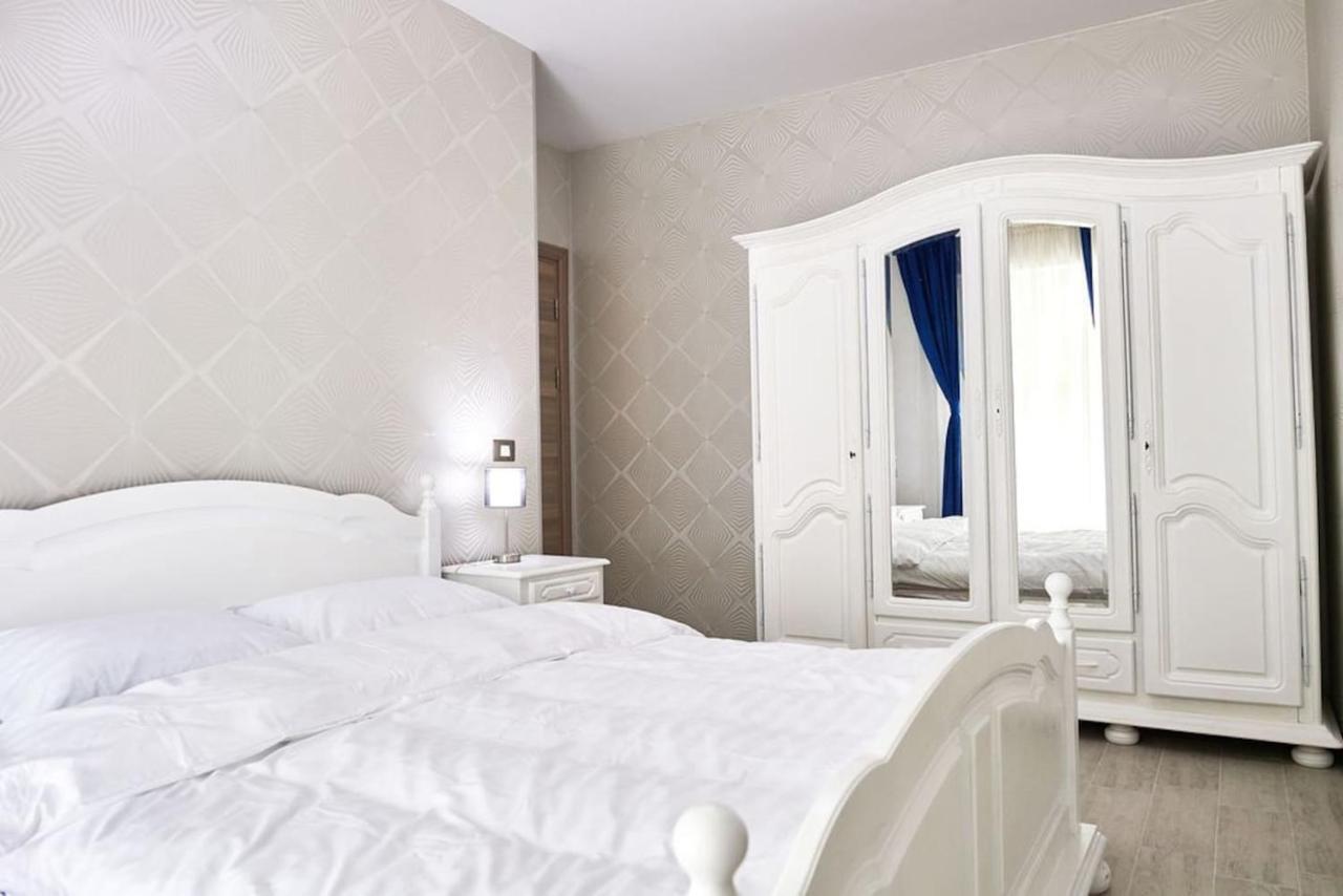 Blue Apartment In Spa N Pool Beach Resort Năvodari Buitenkant foto
