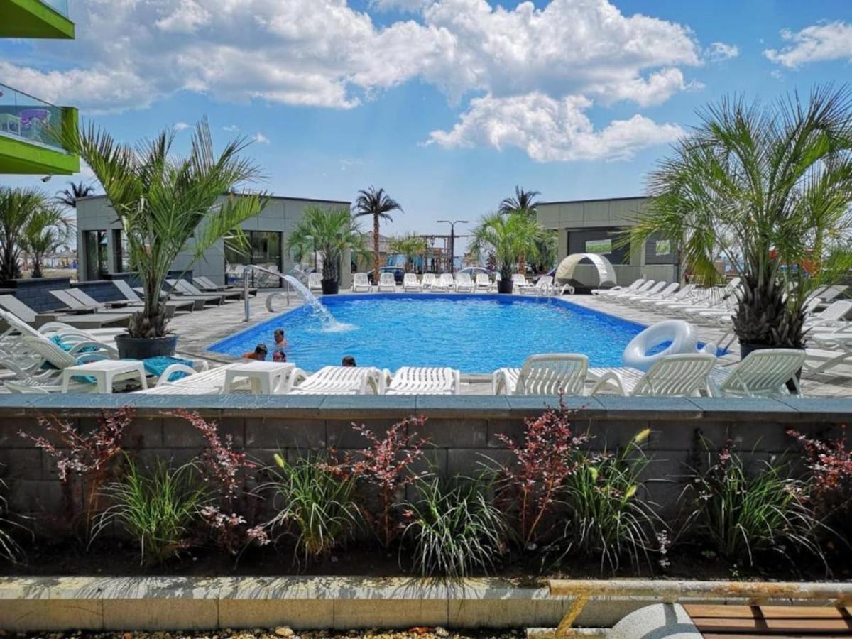 Blue Apartment In Spa N Pool Beach Resort Năvodari Buitenkant foto